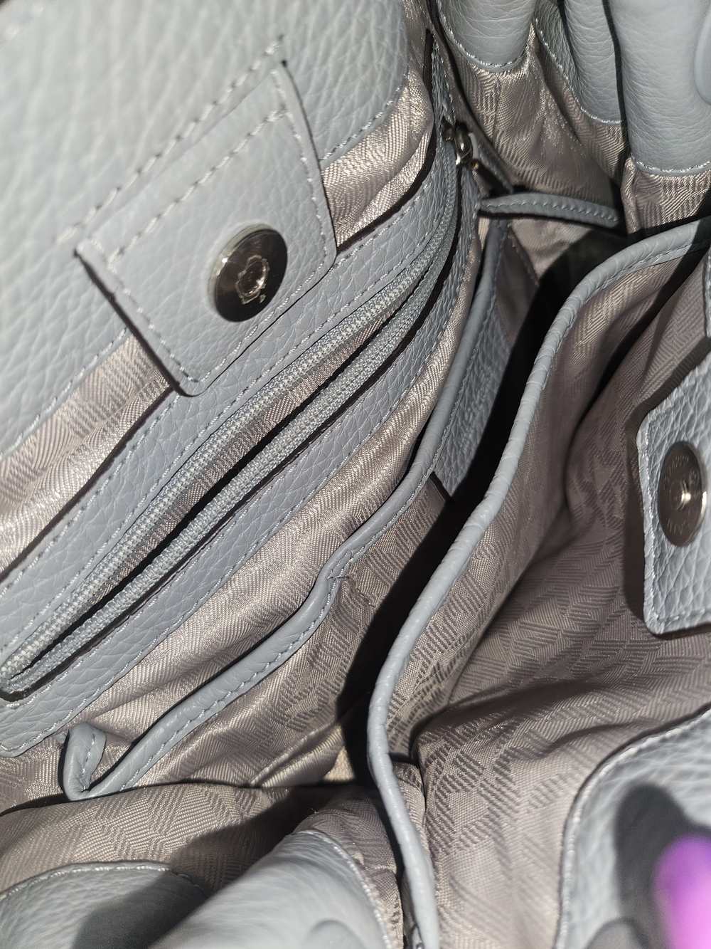 Michael Kors Light Grey Leather Drawstring Shoulder Bag - Picture 3 of 5
